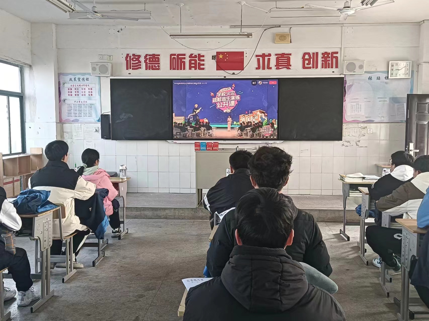 丁丽.jpg