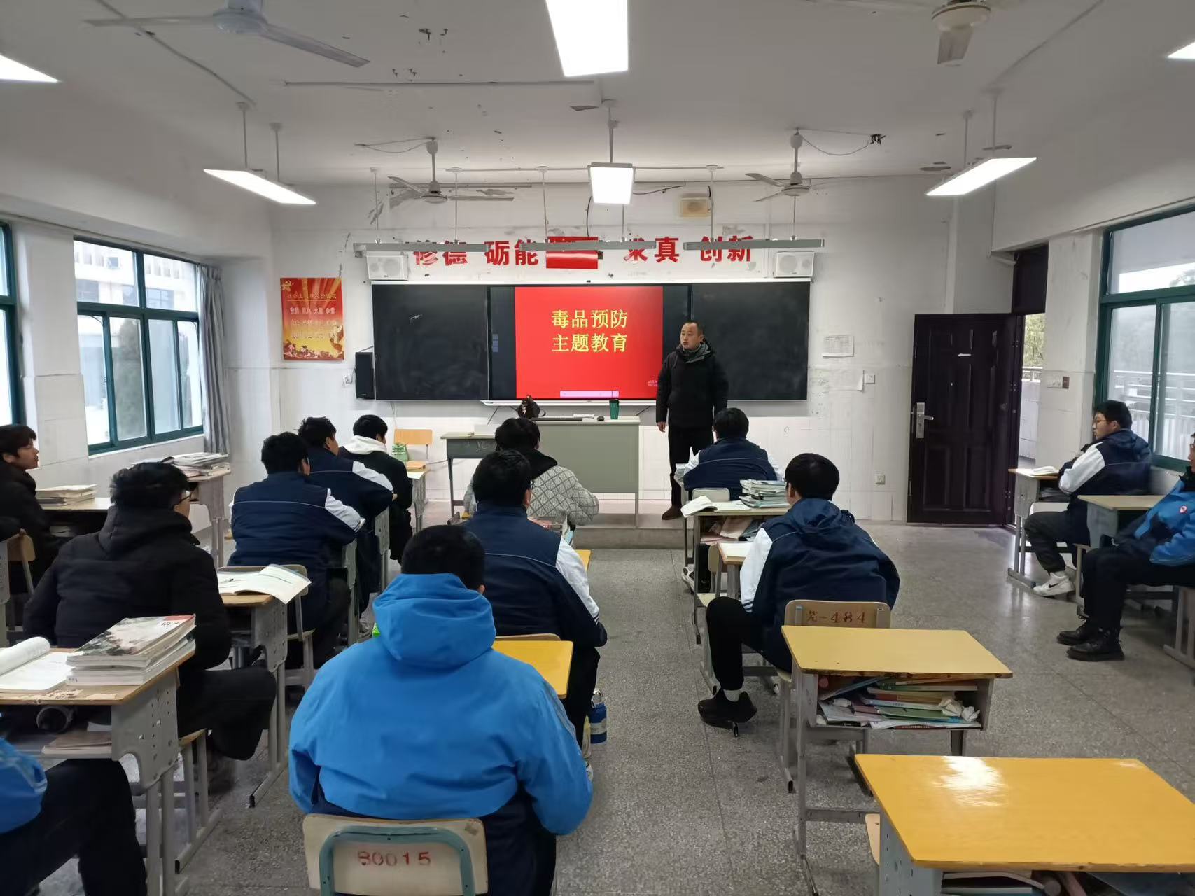 闵仁健.jpg