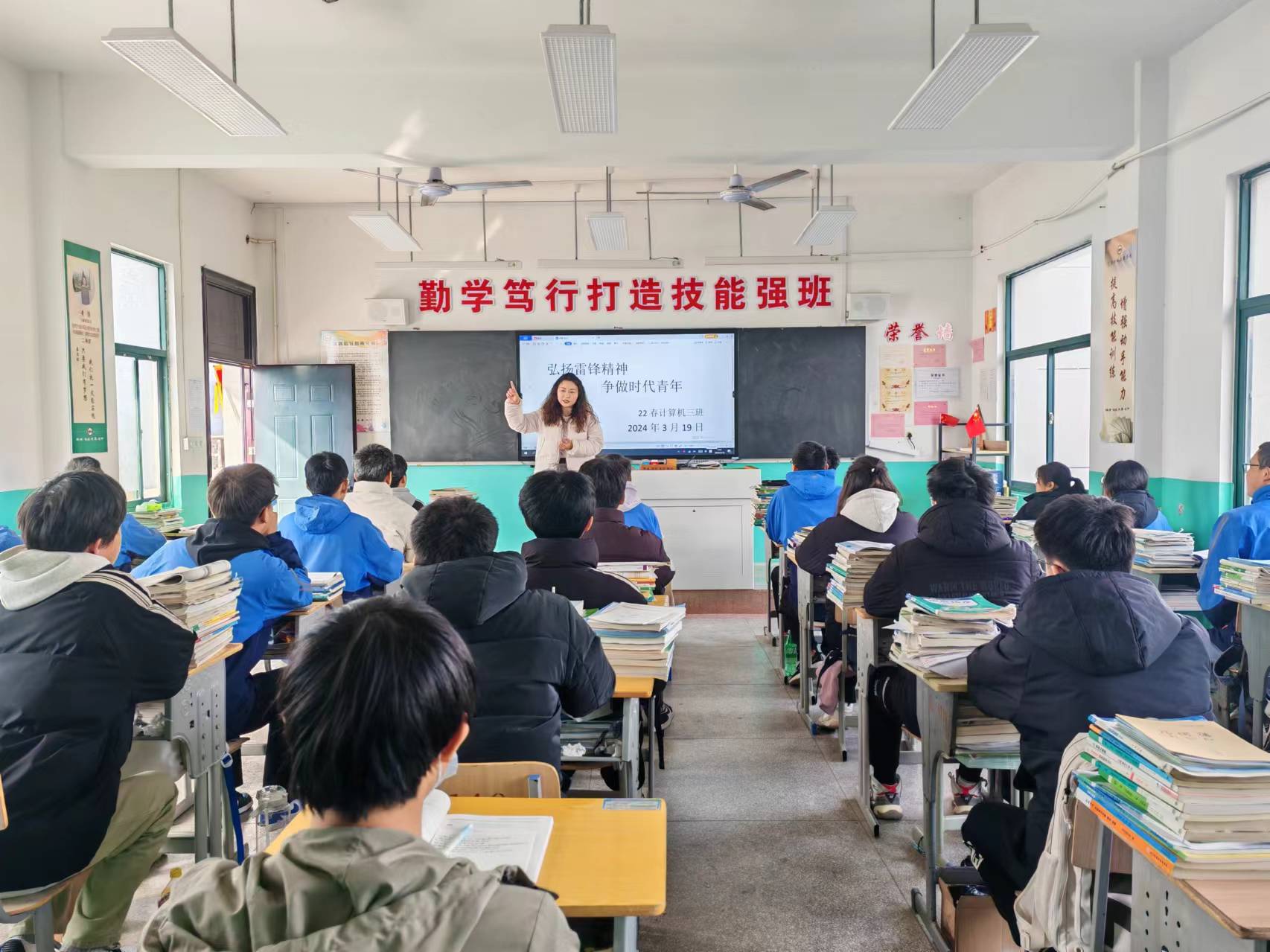 卢寅.jpg 卢寅.jpg